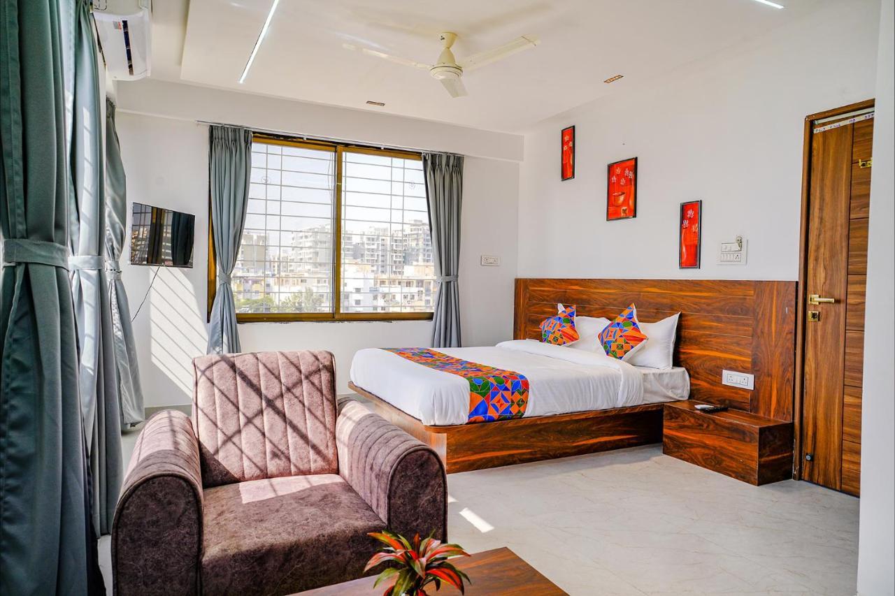 Pimpri-Chinchwad Fabhotel Crystal Inn - Nr Suvarndeep Chowk מראה חיצוני תמונה