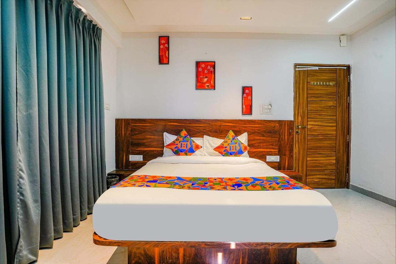 Pimpri-Chinchwad Fabhotel Crystal Inn - Nr Suvarndeep Chowk מראה חיצוני תמונה